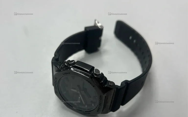 Часы Casio G-Shock GM-2100BB