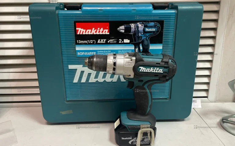 Аккумуляторная дрель-шуруповерт Makita BDF454RFE (
