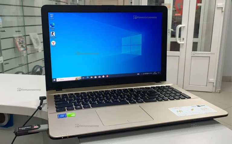 Ноутбук  ASUS D541N