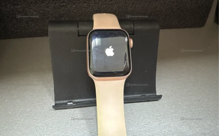 Часы  Apple Watch Series 5