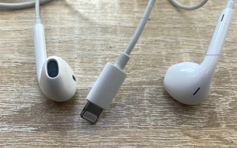 Наушники  apple earpods
