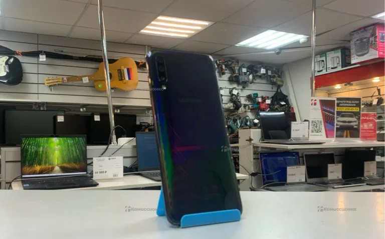 Samsung Galaxy A70 6/128 ГБ