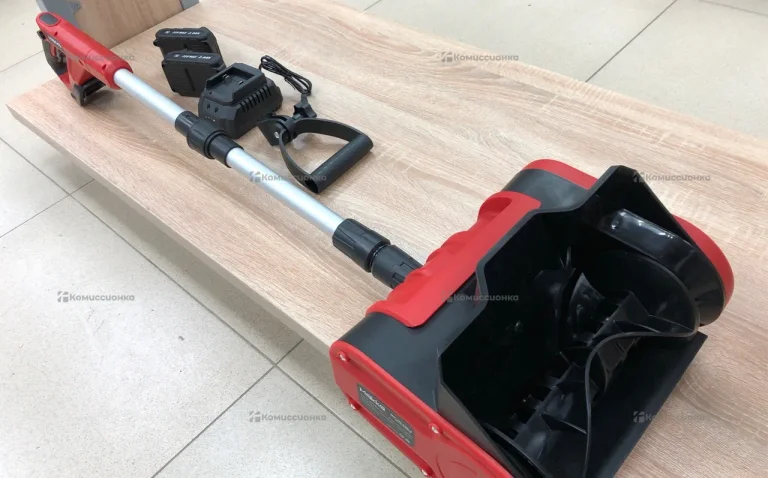 Аккумуляторная снегоуборочная лопата Makka Snow Bl