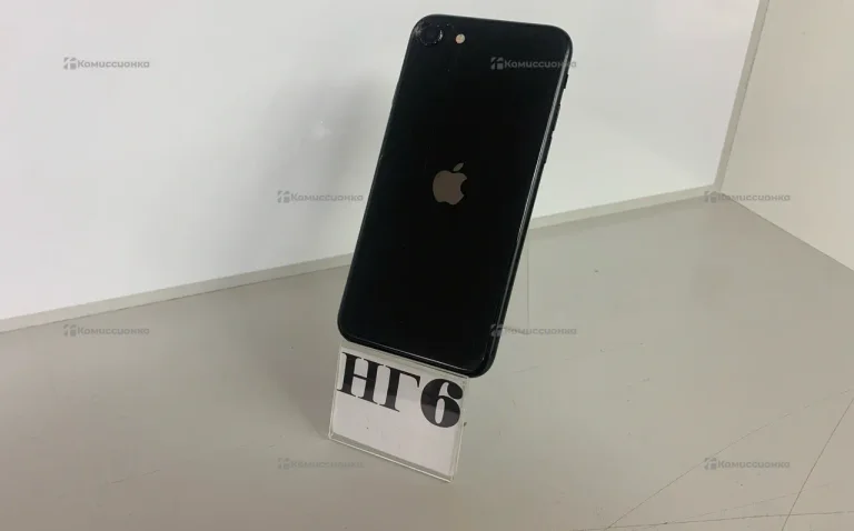 Apple iPhone SE (2020) 3/64 ГБ