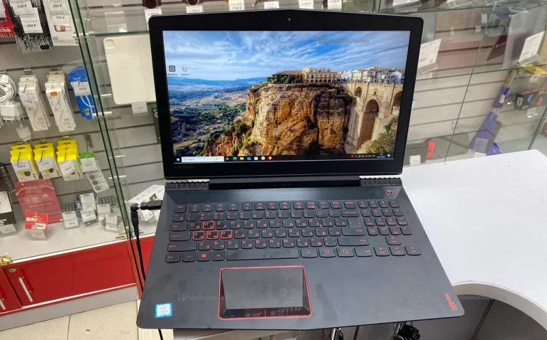 Ноутбук LENOVO Y520-15KBN