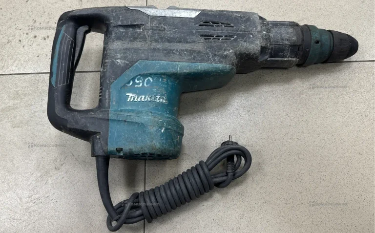 Перфоратор makita HR5202C