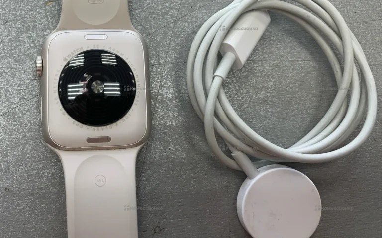 Часы  Apple Watch SE 44