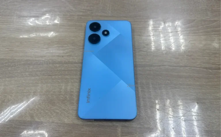 Infinix Hot 30i 4/64 ГБ