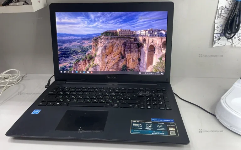 Ноутбук  Asus P553M