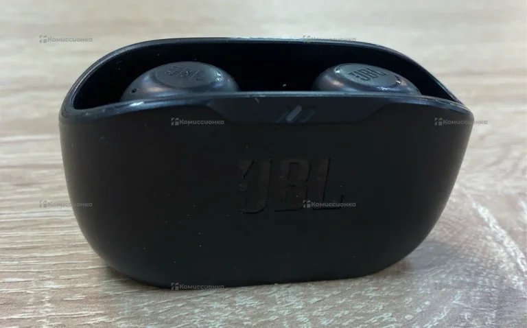Наушники JBL Buds