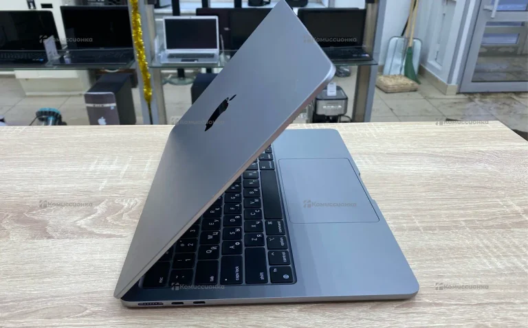 Ноутбук MacBook Air m2 2022