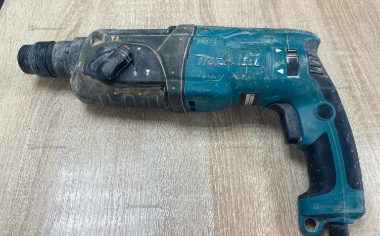 Перфоратор Makita HR2470