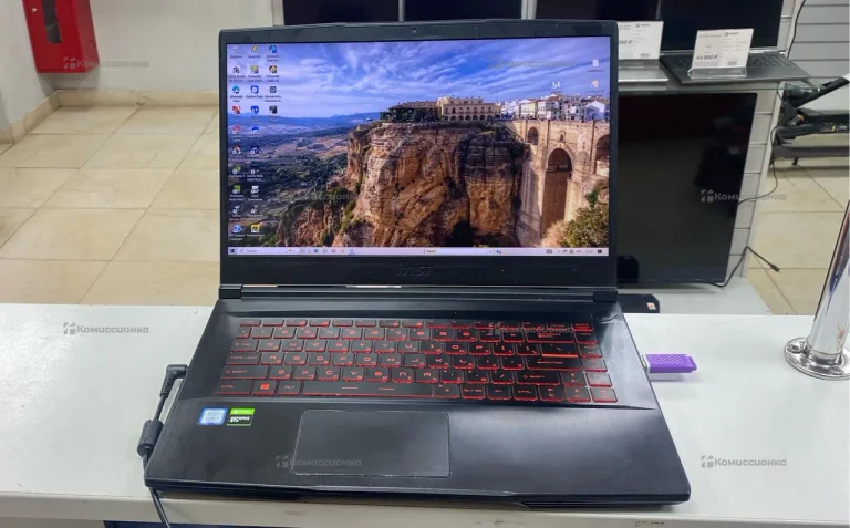 Ноутбук  MSI