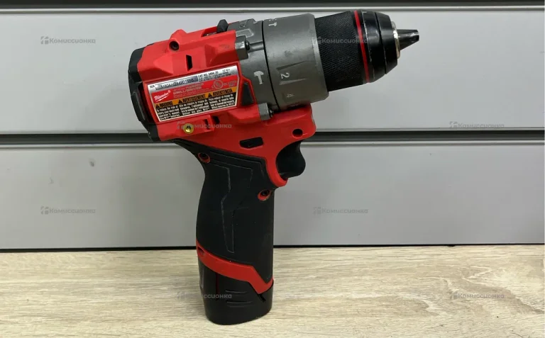 шуруповерт Milwaukee M12 FUEL