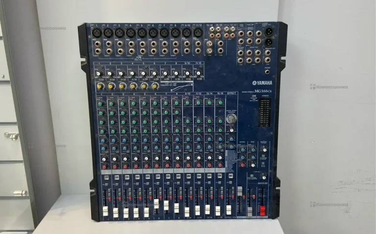 Музыкальный пульт Yamaha MG166cx