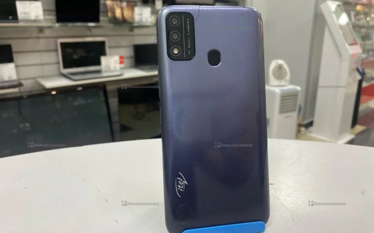 Телефон Itel A48 2/32 ГБ