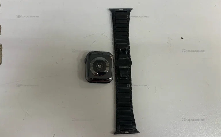 Часы  Apple Watch Series 4 44 mm