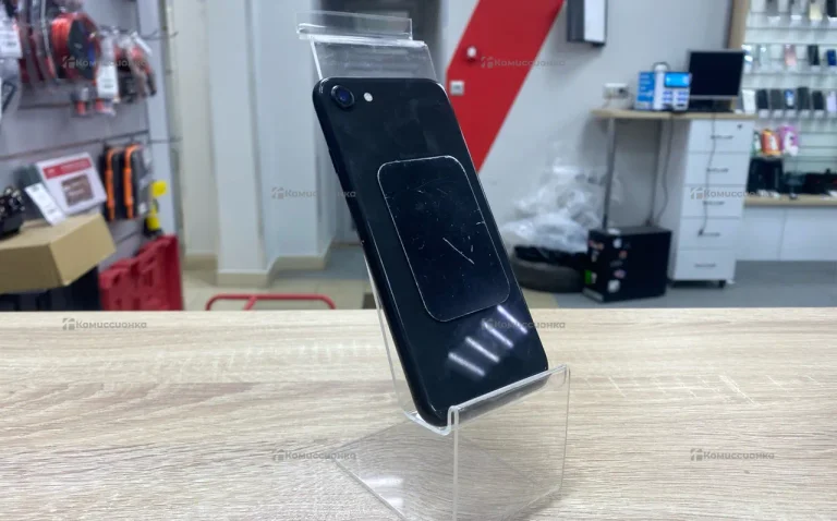 Apple iPhone SE (2022) 4/256 ГБ