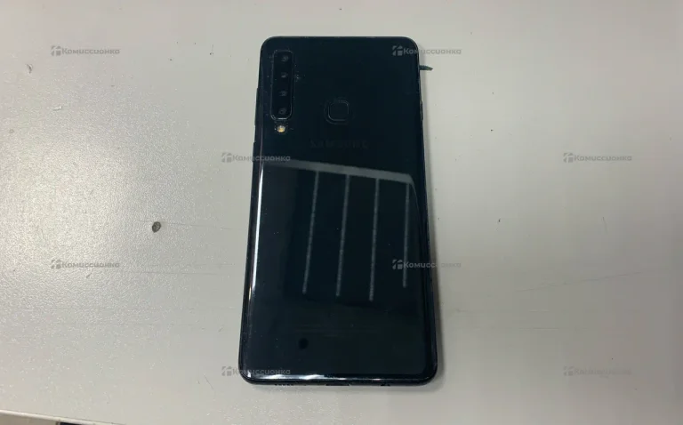 Samsung Galaxy A9 (2018) 8/128 ГБ