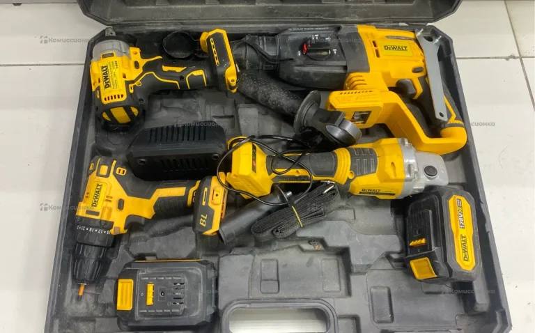 Набор инструмента Dewalt(реп) 4в1