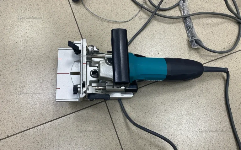 Фрезер makita PJ7000