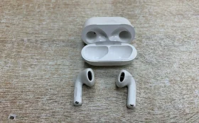 Наушники Apple AirPods 4