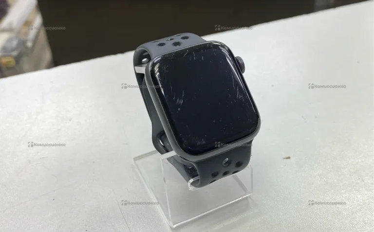 Часы Apple Watch SE 44мм