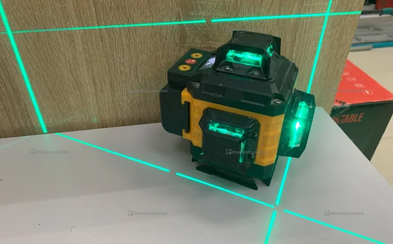 Лазерный уровень Dewalt реплика