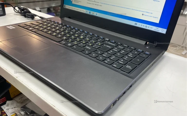 Ноутбук  Intel(R) Pentium(R) CPU N4200 @ 1.10GHz.