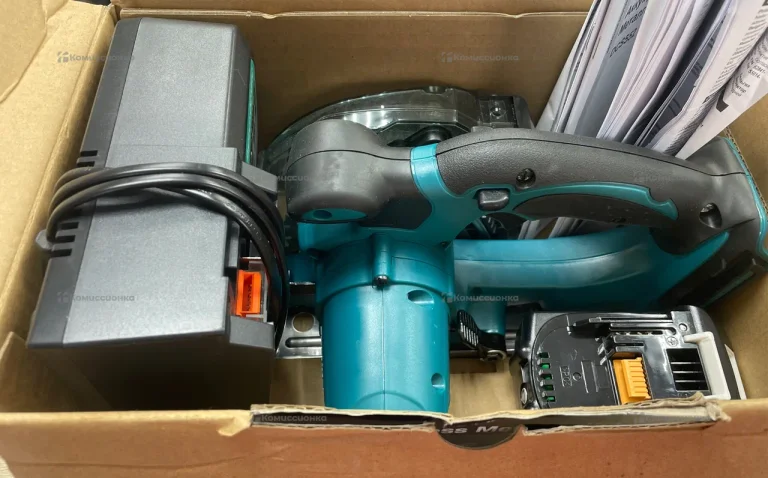 Аккумуляторная пила Makita dcs552z
