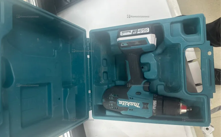 шуруповерт  makita DF488D