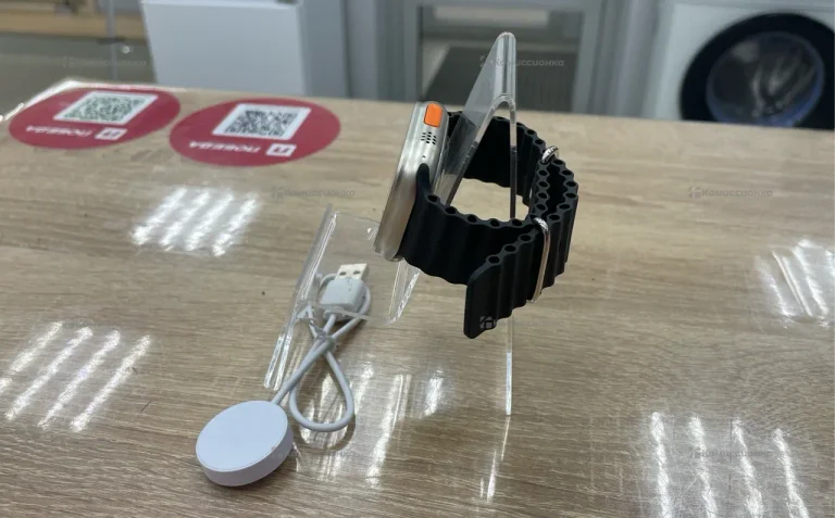 Часы  смарт с телефоном Ultra