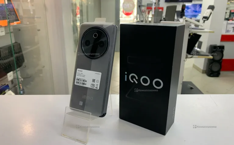 IQOO Z10, 12/256Gb