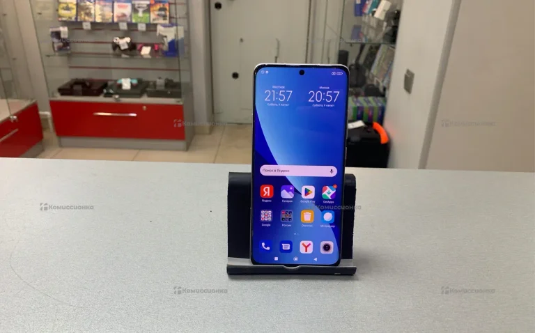 Xiaomi 12 8/128 ГБ