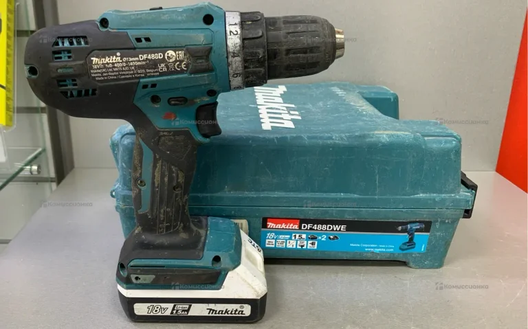 Аккумуляторная дрель-шуруповерт Makita DF488DWE