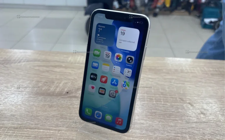 Apple iPhone 11 4/128 ГБ