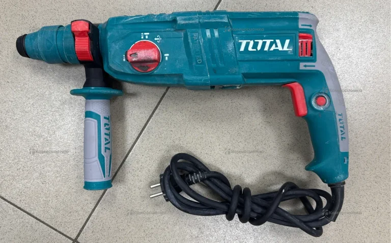 Перфоратор TOTAL TH308268-2