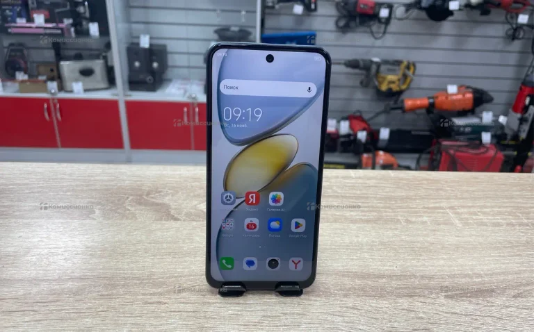 Tecno Spark Go 1 4/64 ГБ