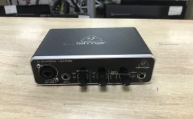 Внешняя звуковая карта BEHRINGER UMC22