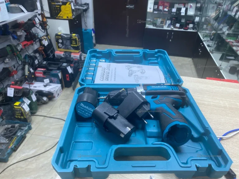 шуруповерт Makita