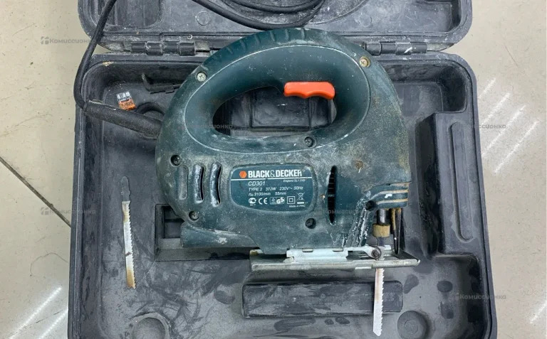 Электролобзик BlackDecker CD301