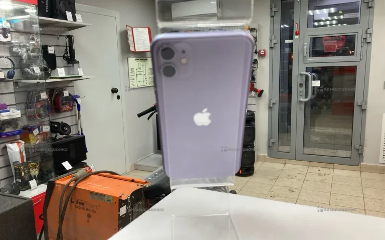 Apple iPhone 11 4/64 ГБ