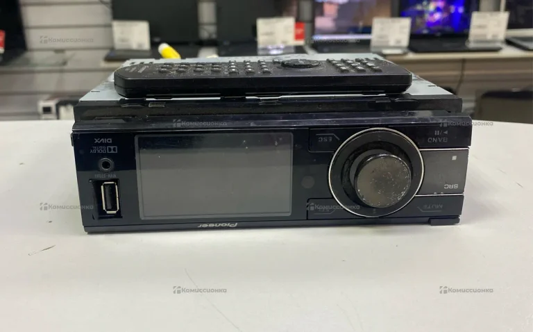 Автомагнитола с экраном Pioneer MVH-570AV