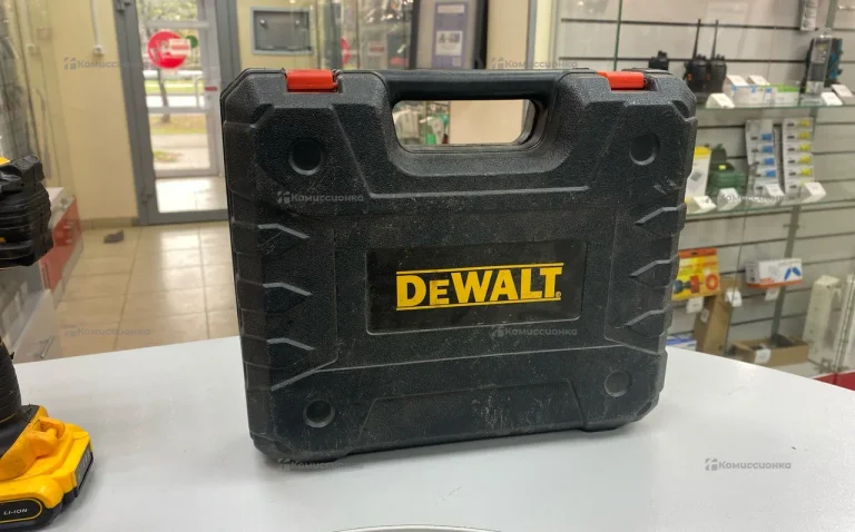 дрель шуруповерт Dewalt реплика.