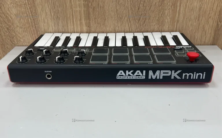 MIDI клавиатура AKAI MPK mini