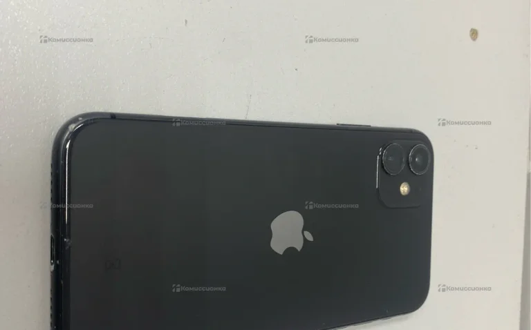 Apple iPhone 11 4/64 ГБ