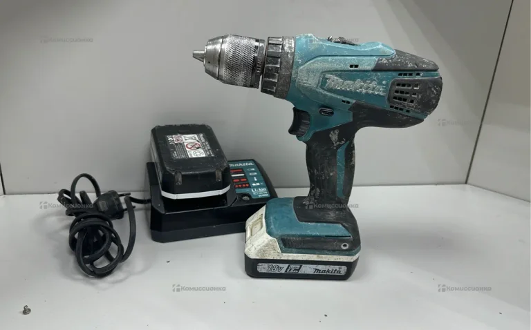 Аккумуляторный шуруповерт Makita DF457D
