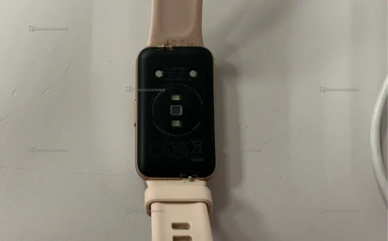 Часы  Huawei Band 7