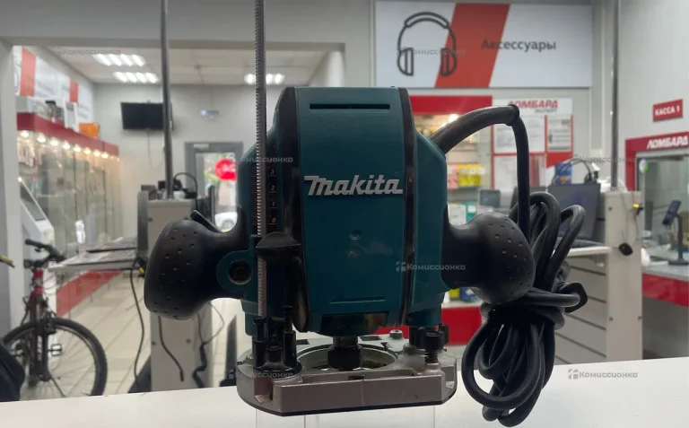 Фрезер makita RP0900K