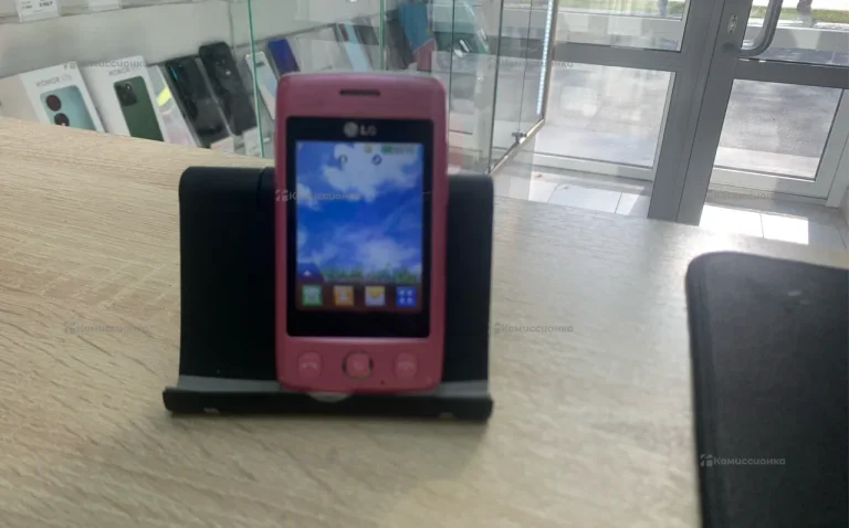 Телефон LG Lite T300